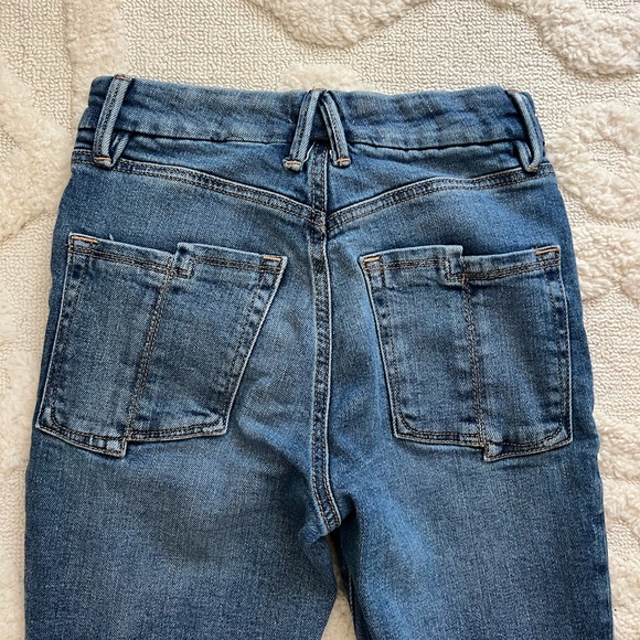 Good American High Rise Skinny Distressed Jeans - Picture 5 of 6